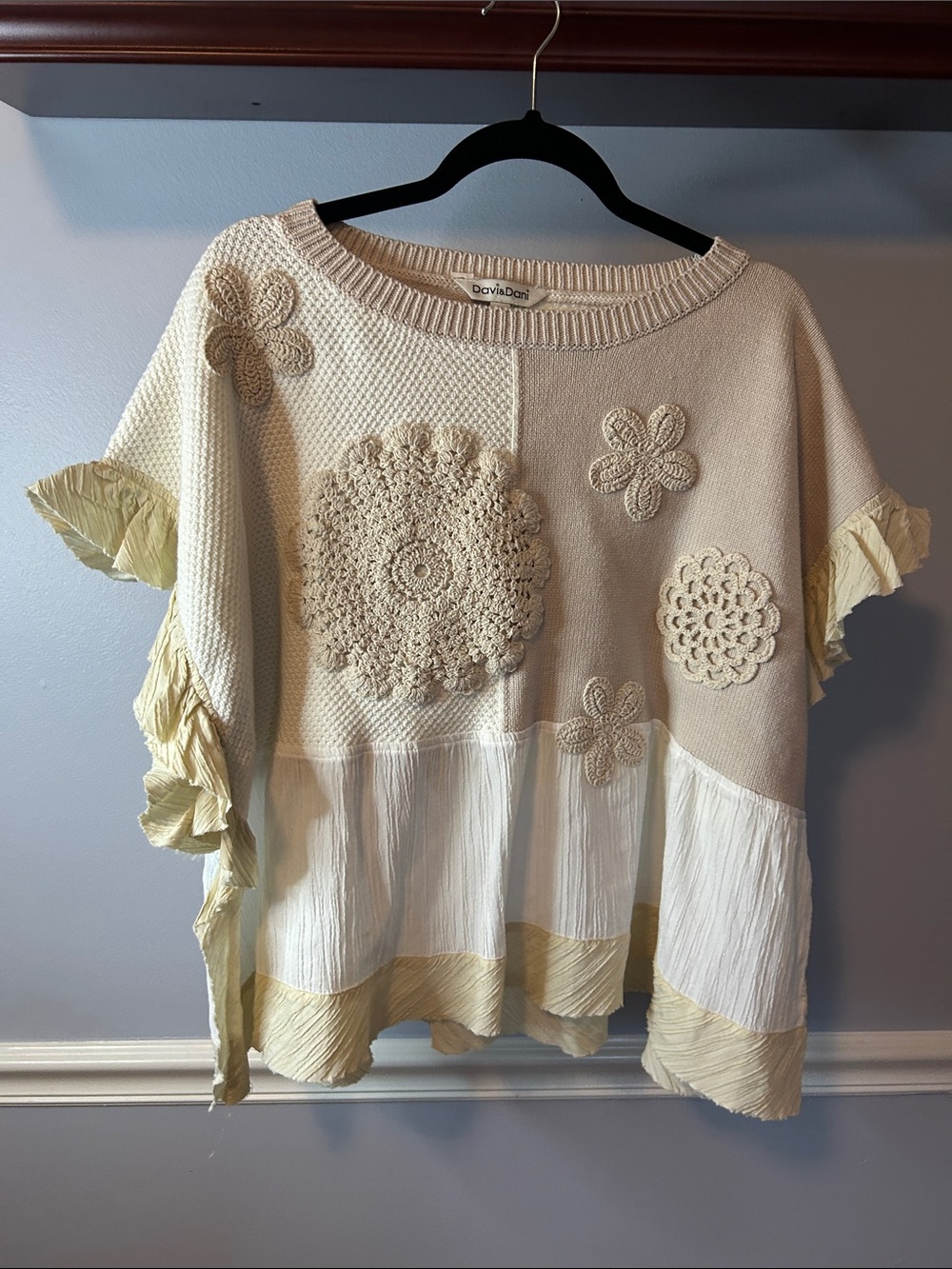Davi & Dani Cream Knit Pullover